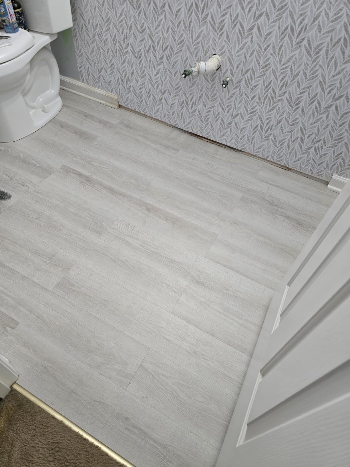 MULGREAT Peel and Stick Floor Tile, 54 Sq.Ft Waterproof Vinyl Flooring, 36 Pieces Wood-Look Self Adhesive Luxury Vinyl Plank Flooring for DIY Bathroom Laundry Bedroom RV Kitchen (Honey Oak) customer photo 2