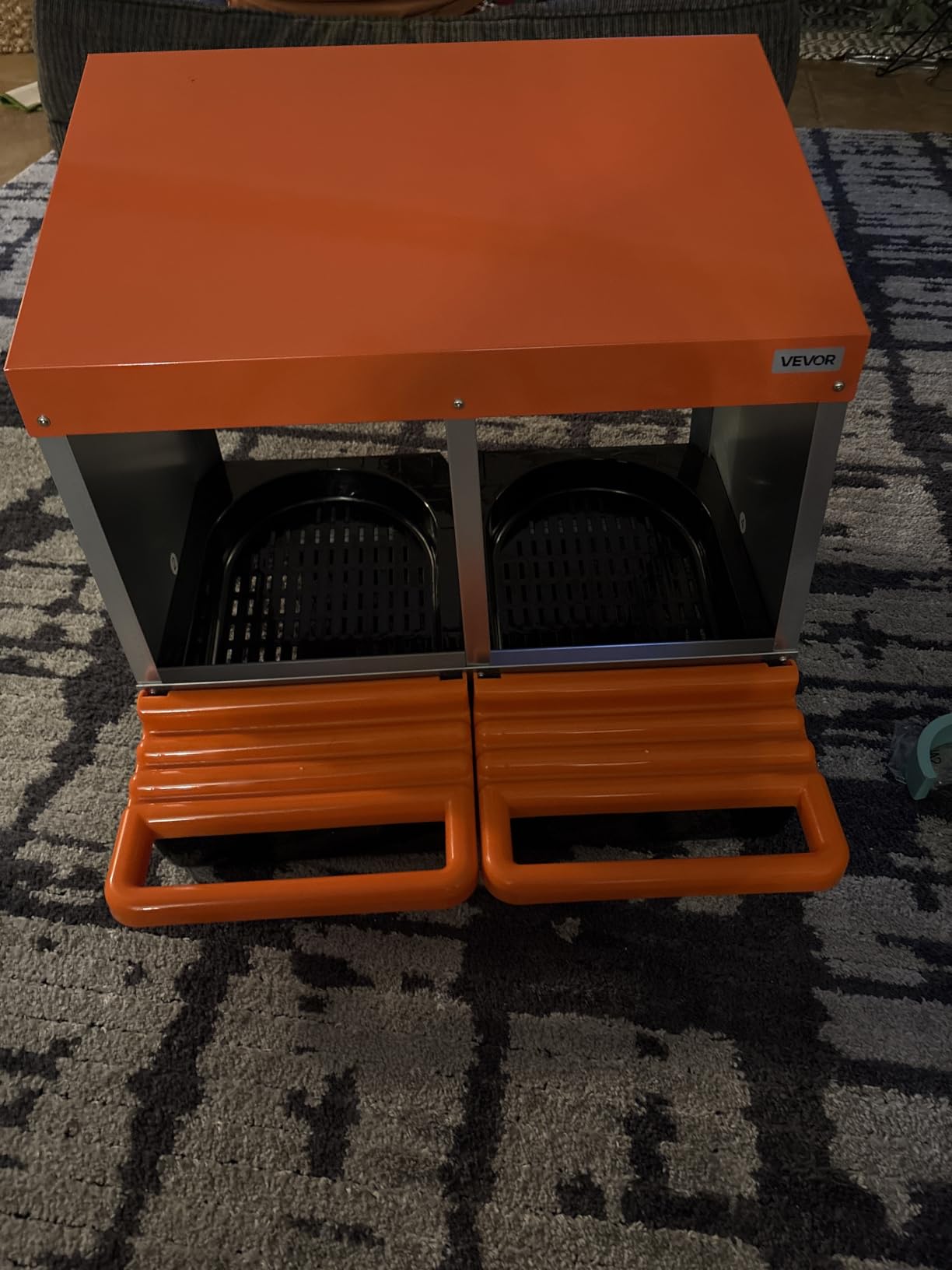 VEVOR Chicken Nesting Boxes, 4 Compartments, Metal Egg Laying Boxes with Protective Collection Lids, Roll Out Nesting Box, Easy to Assemble, Ideal for Hens, Ducks, Chickens, and Other Poultry, Orange customer photo 2