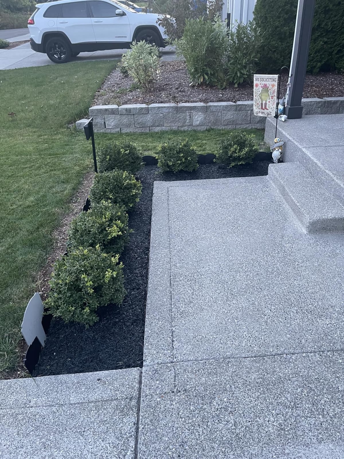 VEVOR Rubber Mulch Mat Roll, 2 Rolls 96 x 22 in Recycled Rubber Mulch Mat, 0.5 Thick Cuttable, Reduced Weed Growth, Natural-Looking Weed Barrier Mat, Permanent Walkway Pathway for Landscaping customer photo 2
