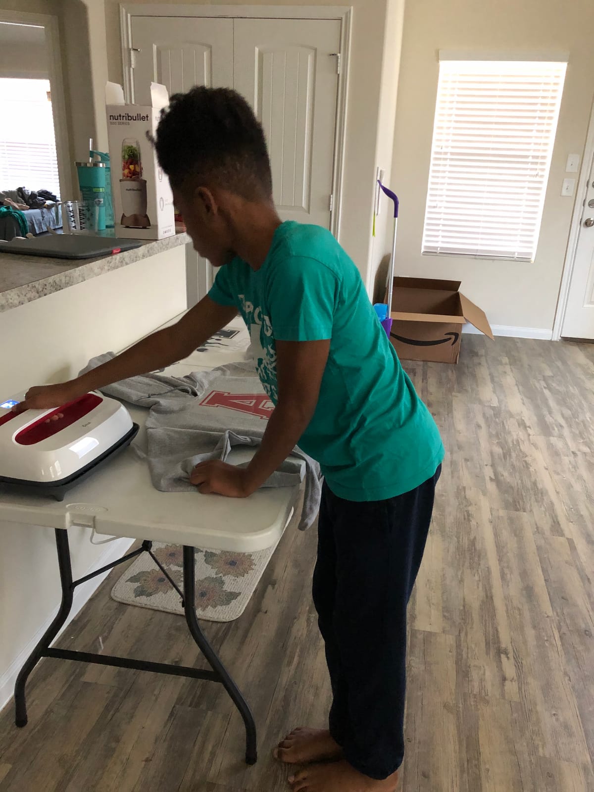 Cricut EasyPress® SE – 12 in x 10 in Heat Press - Blue | 12 in x 10 in Heat Transfer Machine for T-Shirts, Sweatshirts, Blankets, Pillows, & More - Easy to Use customer photo 2
