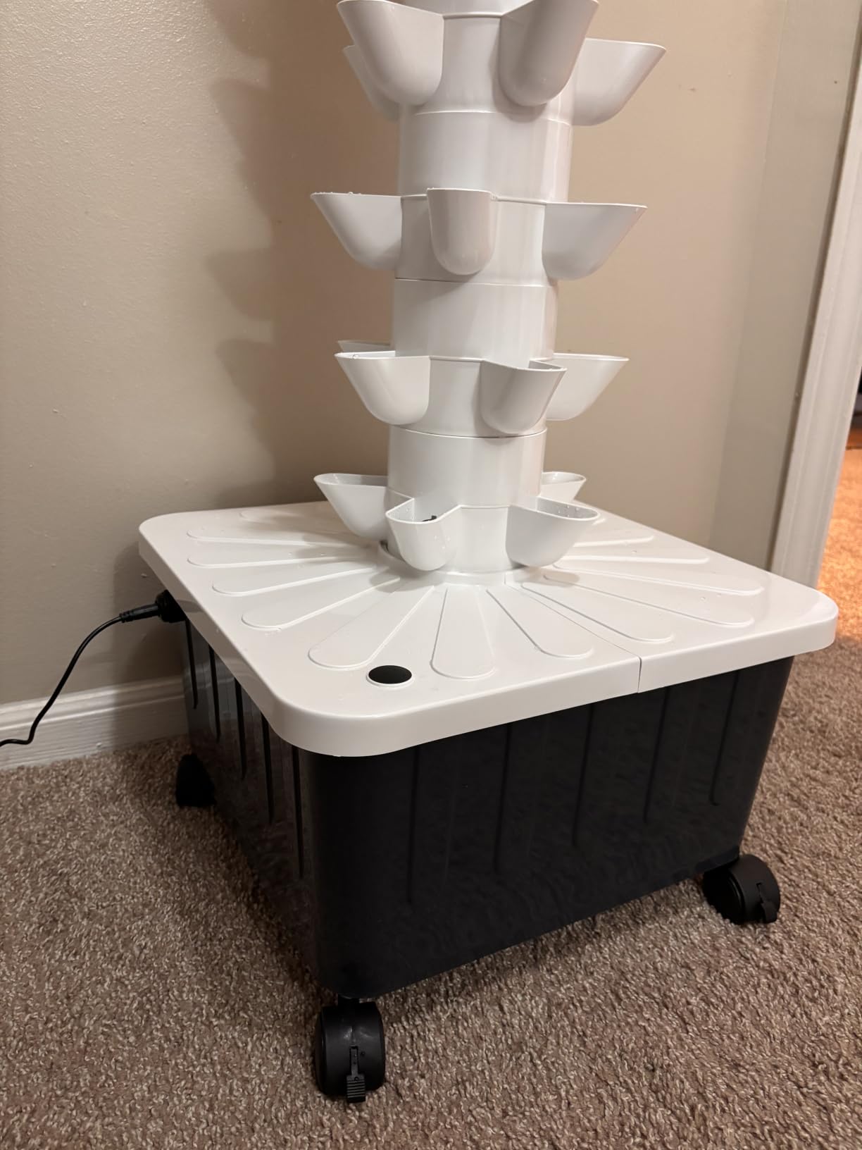 Hydroponic Tower, 14-Layer Hydroponics Growing System Kit with 70 Slots, Vertical Garden System with 20L Water Tank and Pump for Indoor Outdoor Home, Balcony & Patio customer photo 1