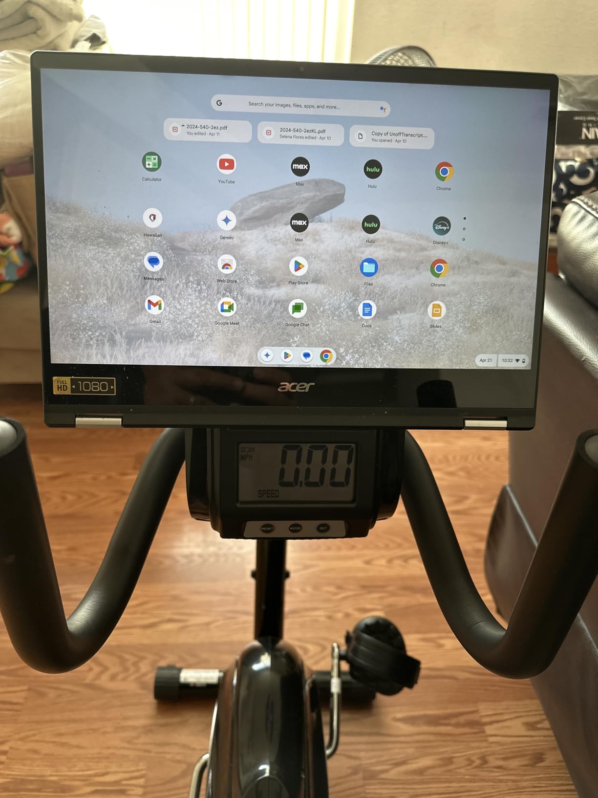 CURSOR FITNESS Exercise Bike, Stationary Bikes for Home with Brake Pad customer photo 2