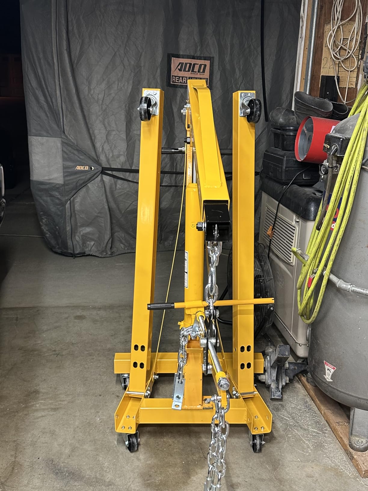GarveeTech Cherry Picker Engine Hoist, Folding Engine Crane, 2 Ton 4400lb Engine Hoist Lift, Heavy Duty Hydraulic Engine Shop Crane with 6 Casters, Telescopic Boom Hitch, Orange customer photo 1