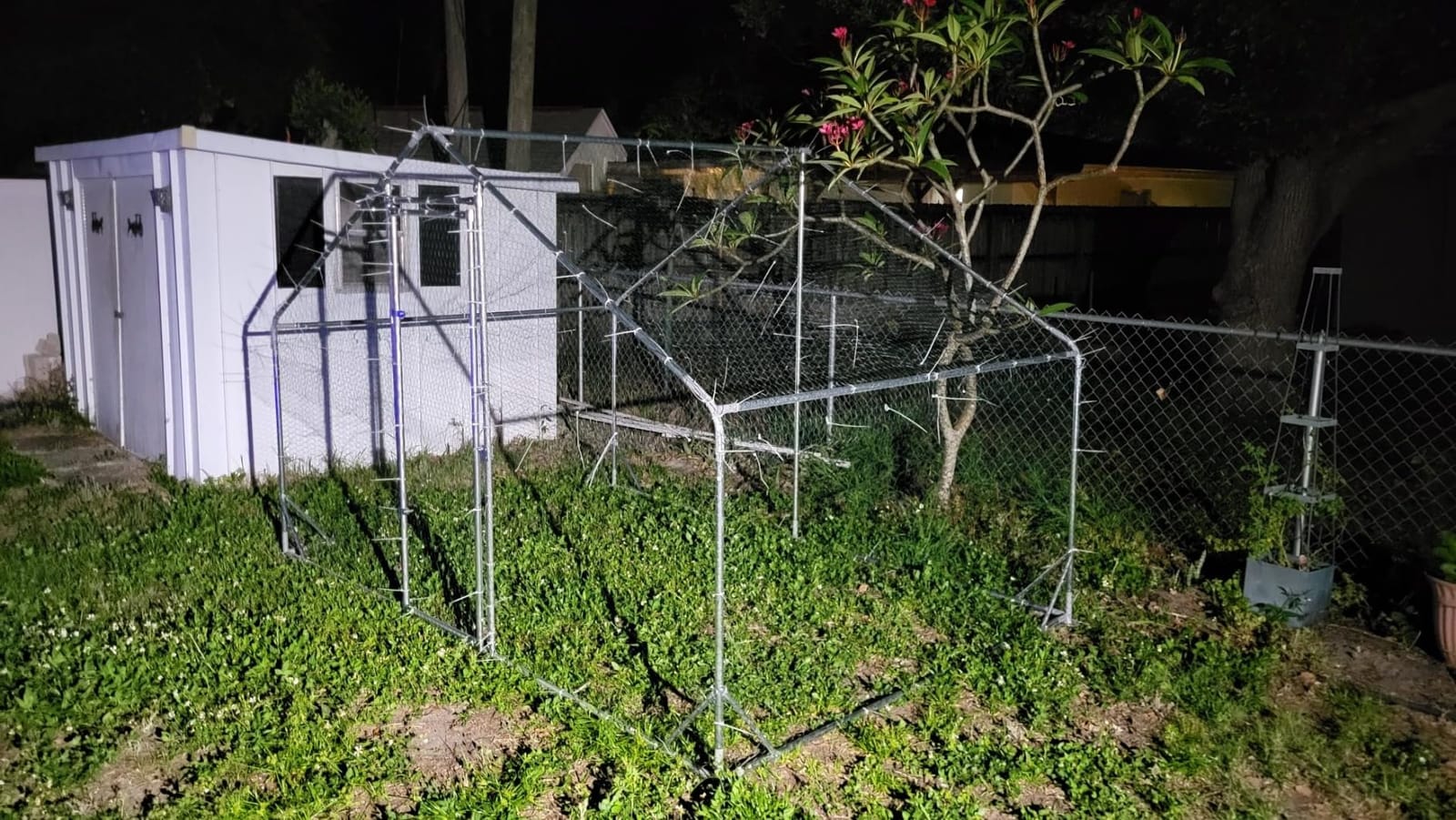 TOLEAD Large Metal Chicken Coop Upgrade Tri-Supporting Wire Mesh Chicken Run,Chicken Pen Walk in with Water-Resident and Anti-UV Cover,Duck Rabbit House Outdoor(374.4