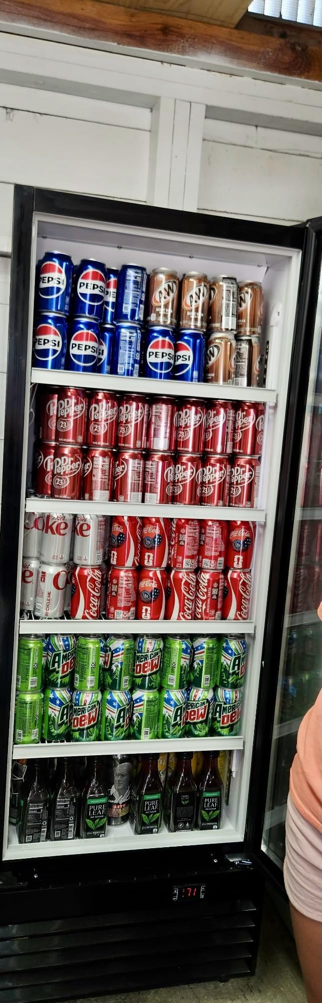 20 Inch Beverage Refrigerator – 145 Can Small Beverage Fridge for Home Office Bar, 3.4 Cu.Ft Drink Cooler for Soda Beer with Reversible Door, Digital Temperature Control customer photo 2