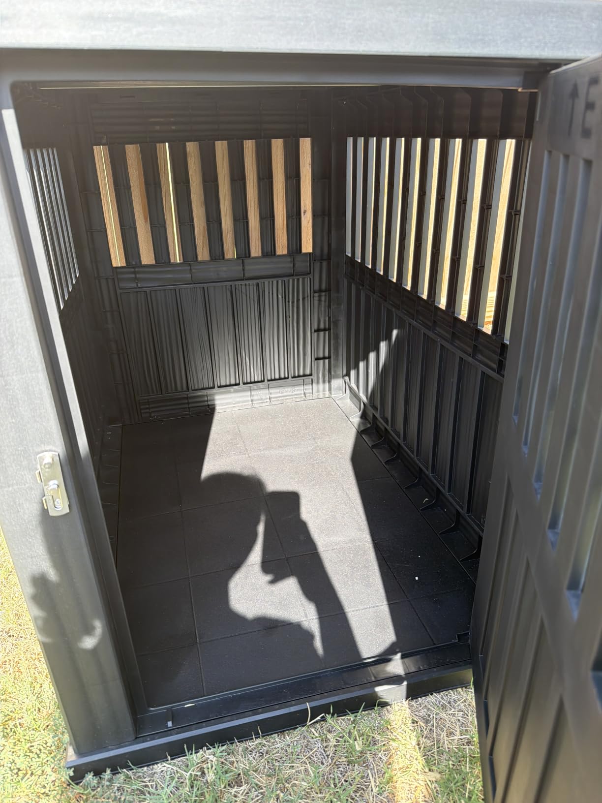 Vixzen Outdoor Duck House, PP Resin Poultry Shelter, Gray customer photo 1