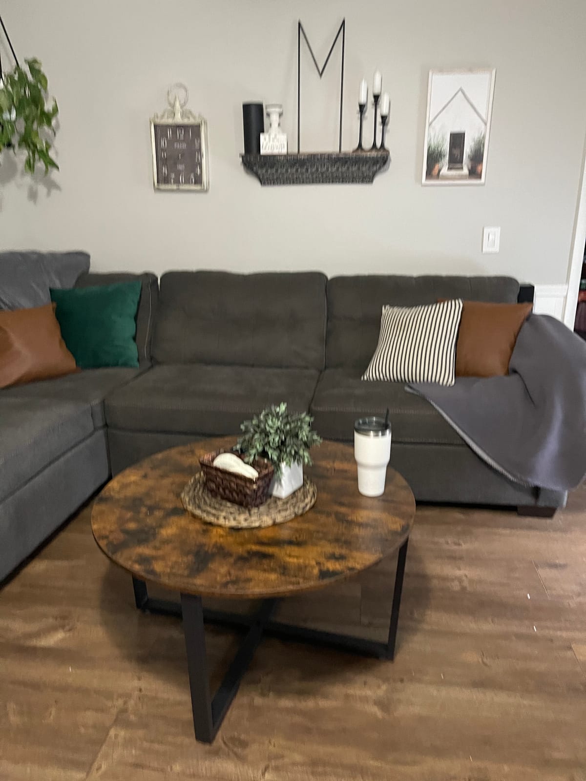 VASAGLE 2-Tier Round Coffee Table with Storage, Solid Wood Legs customer photo 1