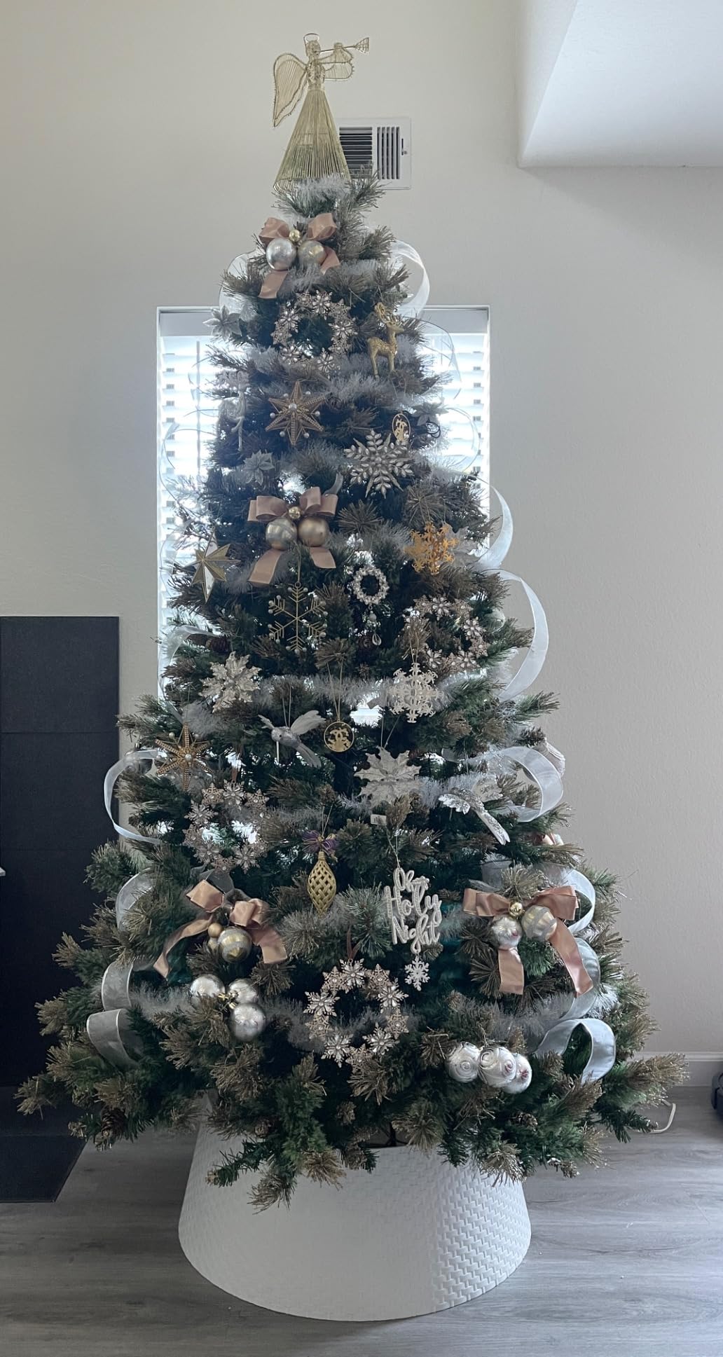 Tree Nest Christmas Tree Collar 32