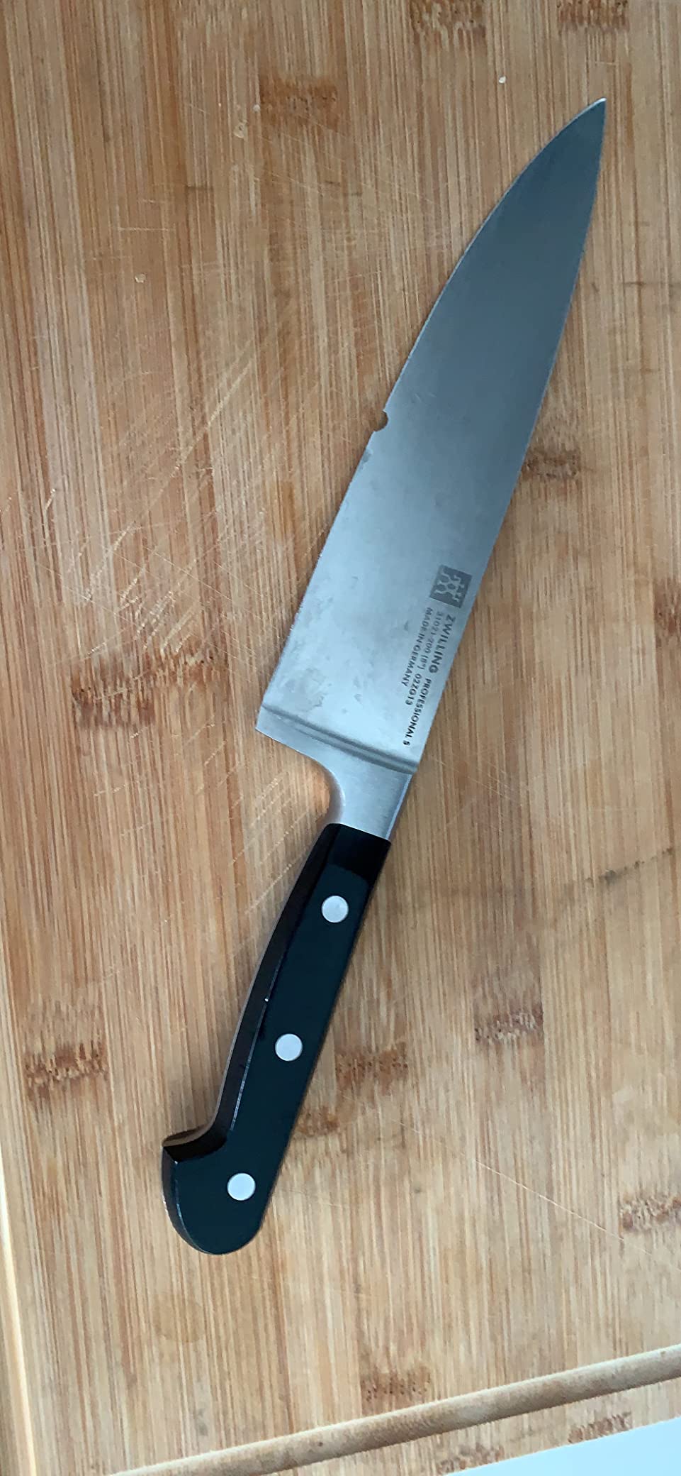 ZWILLING Professional S 8-inch Razor-Sharp German Chef's Knife, Made in Company-Owned German Factory with Special Formula Steel perfected for almost 300 Years, Dishwasher Safe customer photo 2