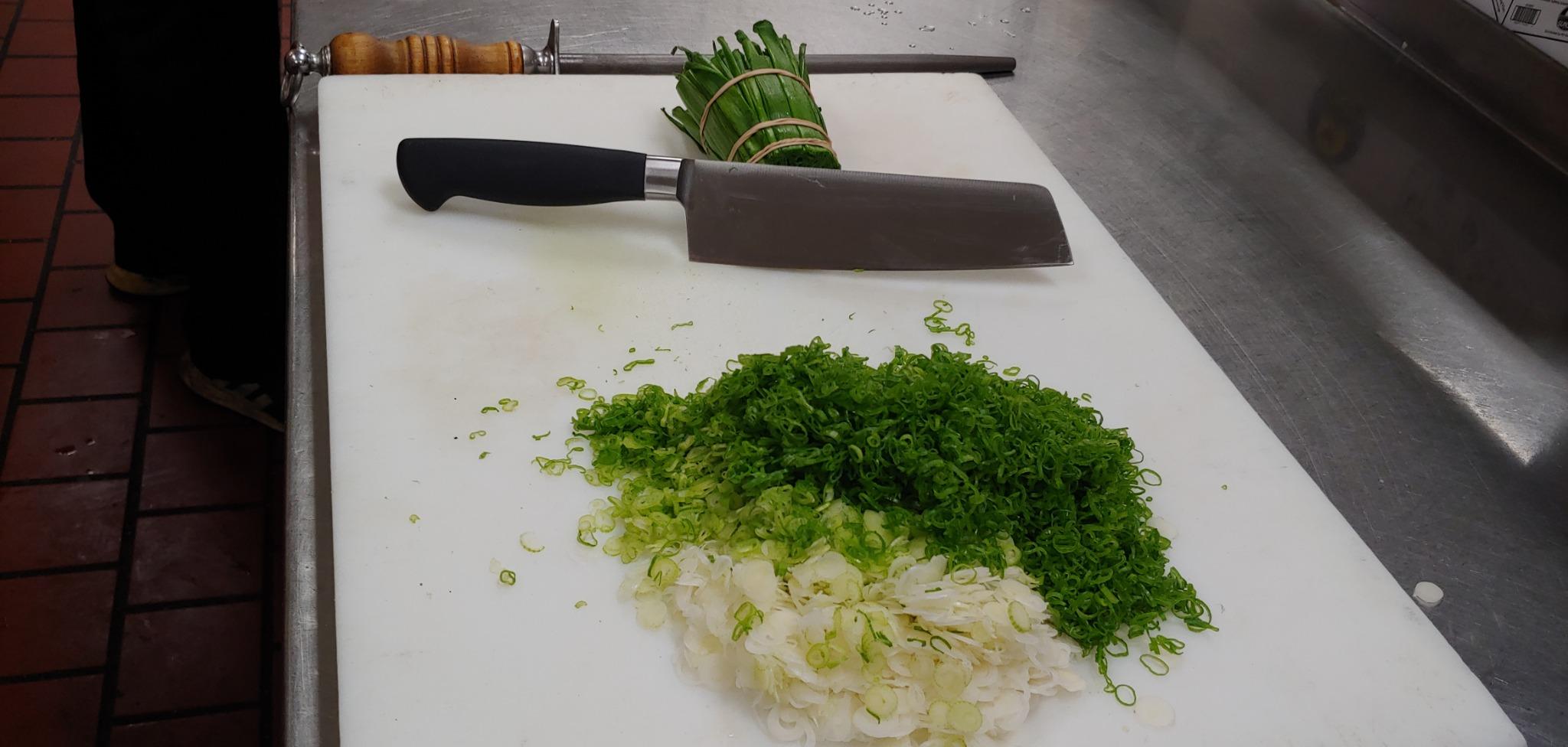Mercer Culinary M20907 Genesis 7-Inch Nakiri Vegetable Knife,Black customer photo 2