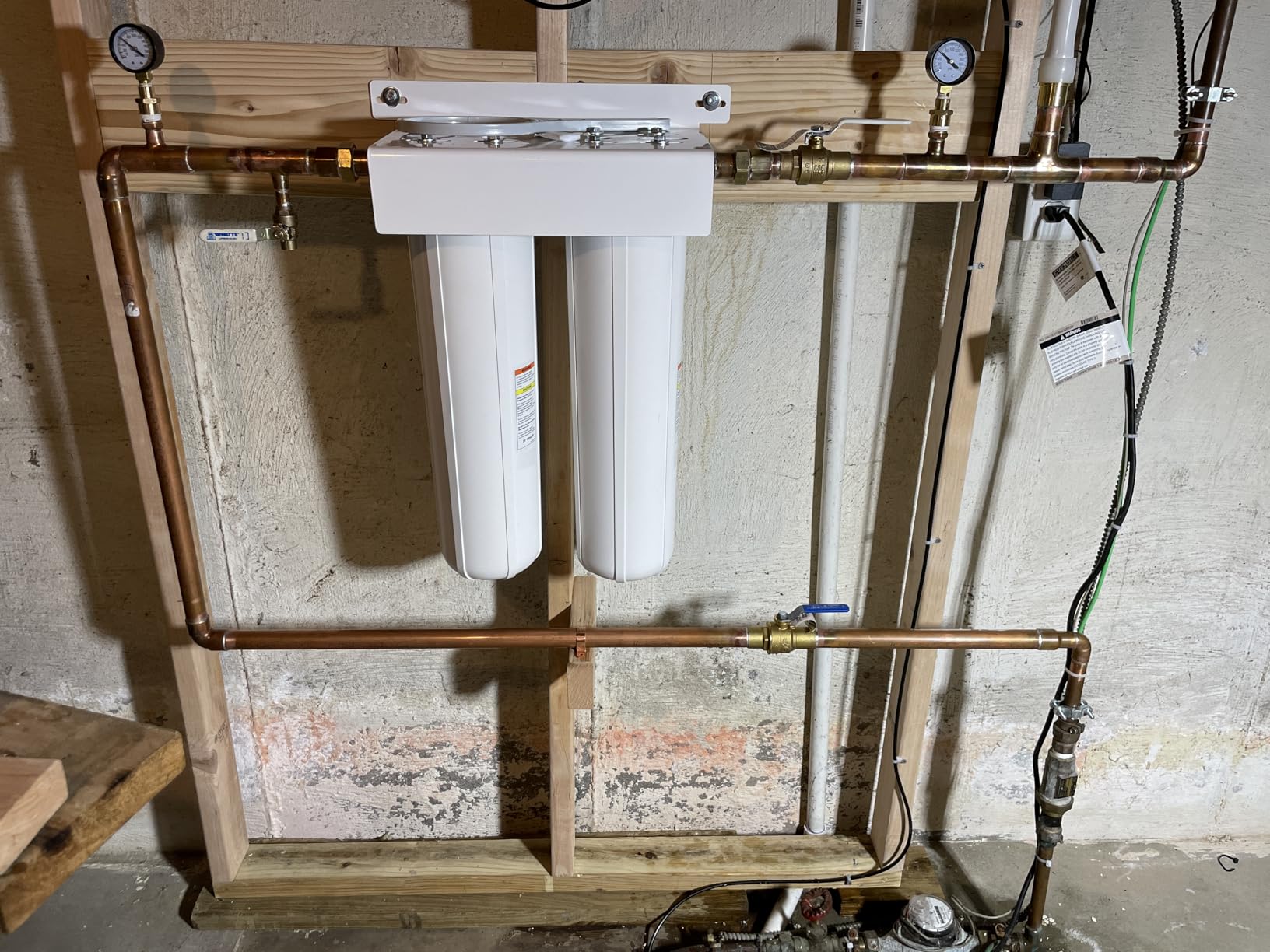 Home Master HMF2SmgCC Whole House Water Filter, 4-layer sediment filter 25 to 1 micron, Powerful Up-Flow KDF85 & Catalytic Carbon 10gpm, 1” NPT ports, Patented heavy steel bracket fits 16” wall studs customer photo 2