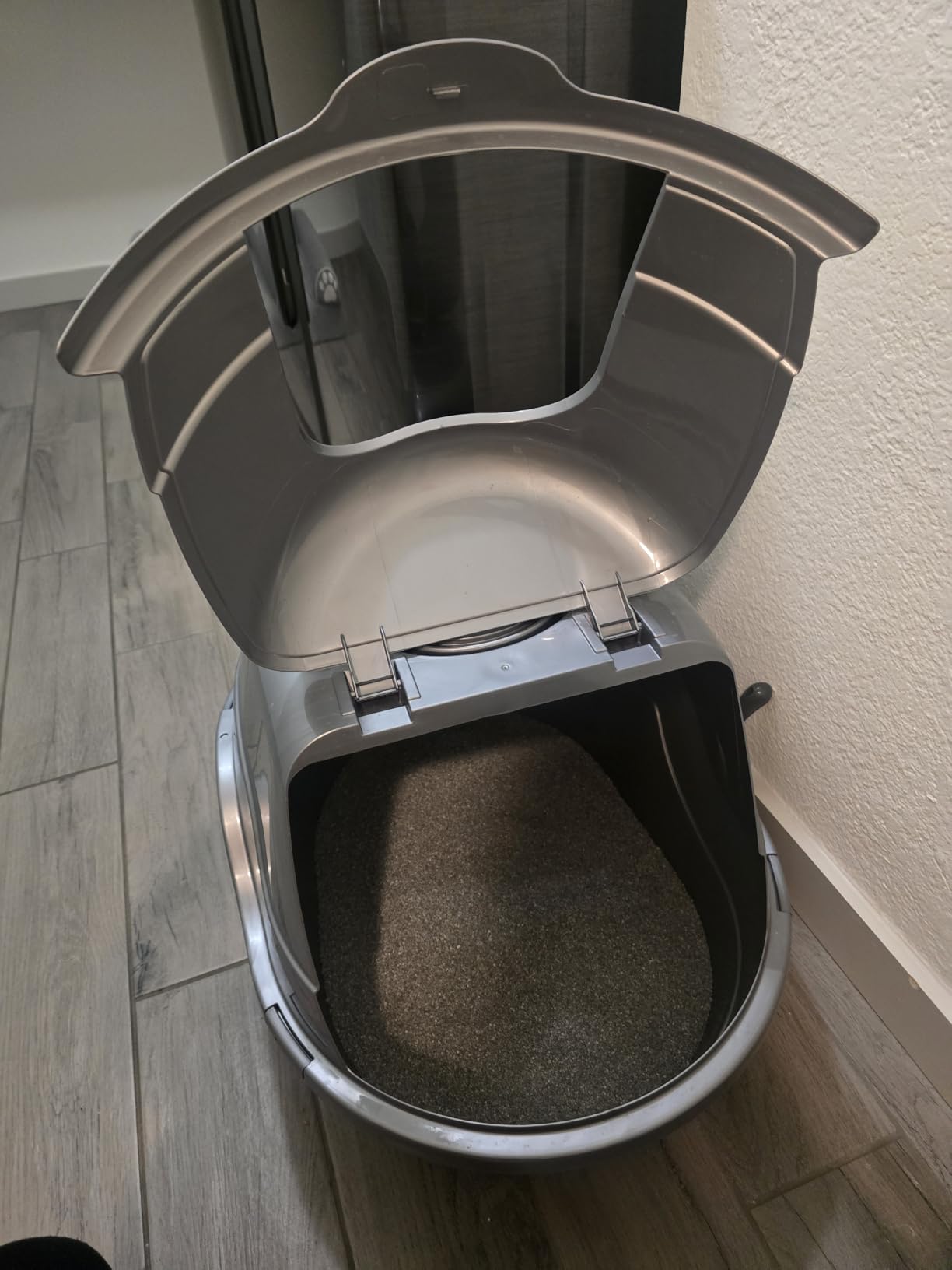 Nature's Miracle Hooded Flip Top Cat Litter Box with Charcoal Filter customer photo 1