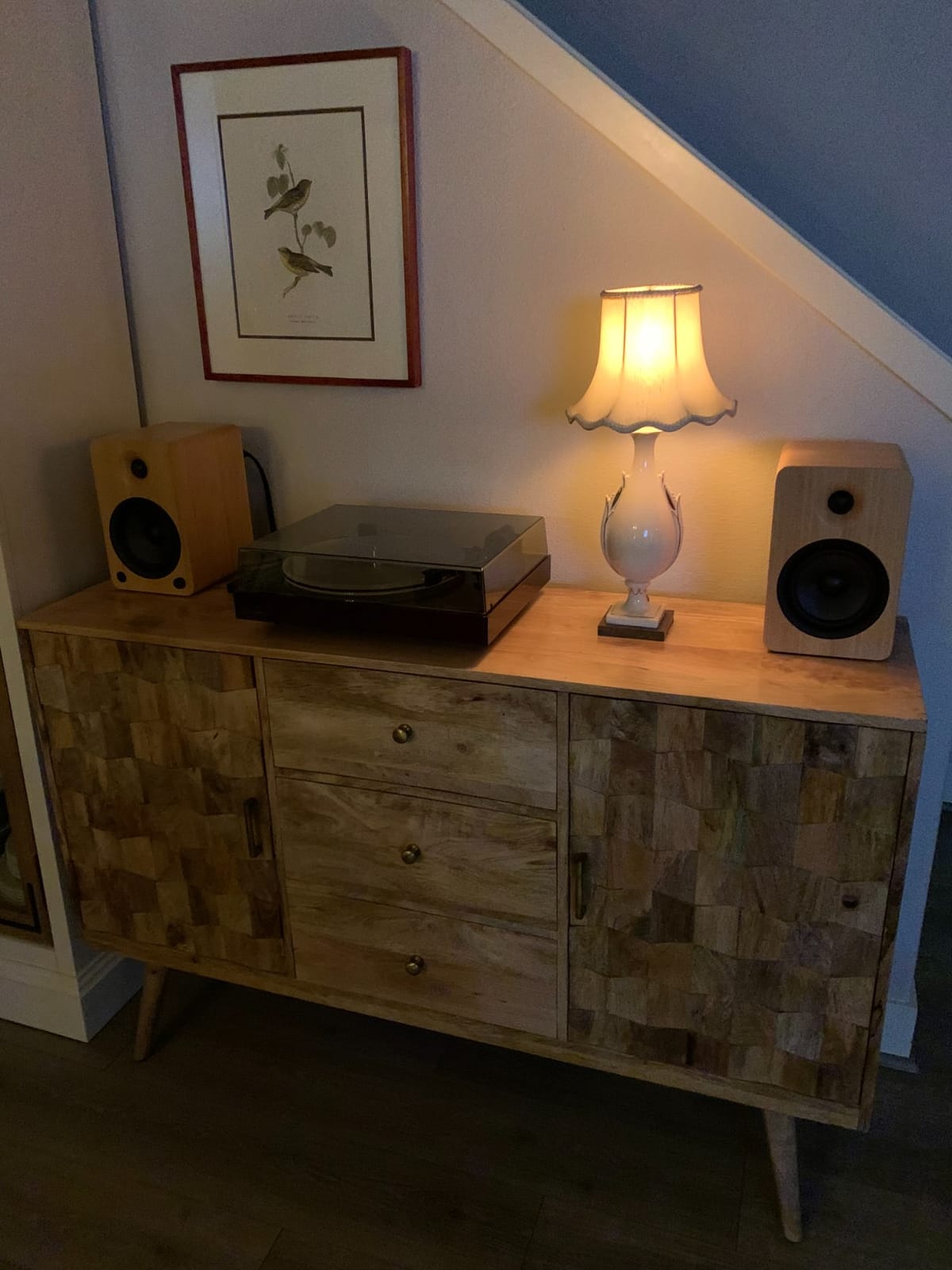 Kanto YU6MW Powered Bookshelf Speakers with Bluetooth and Phono Preamp | Pair | Matte White customer photo 1