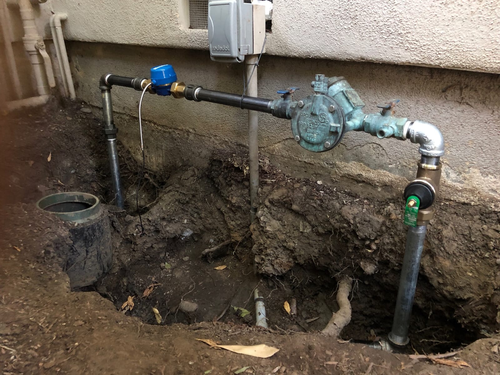 Hunter PRO-HC WiFi Sprinkler Controller, 24 Zone Smart Irrigation Timer customer photo 1