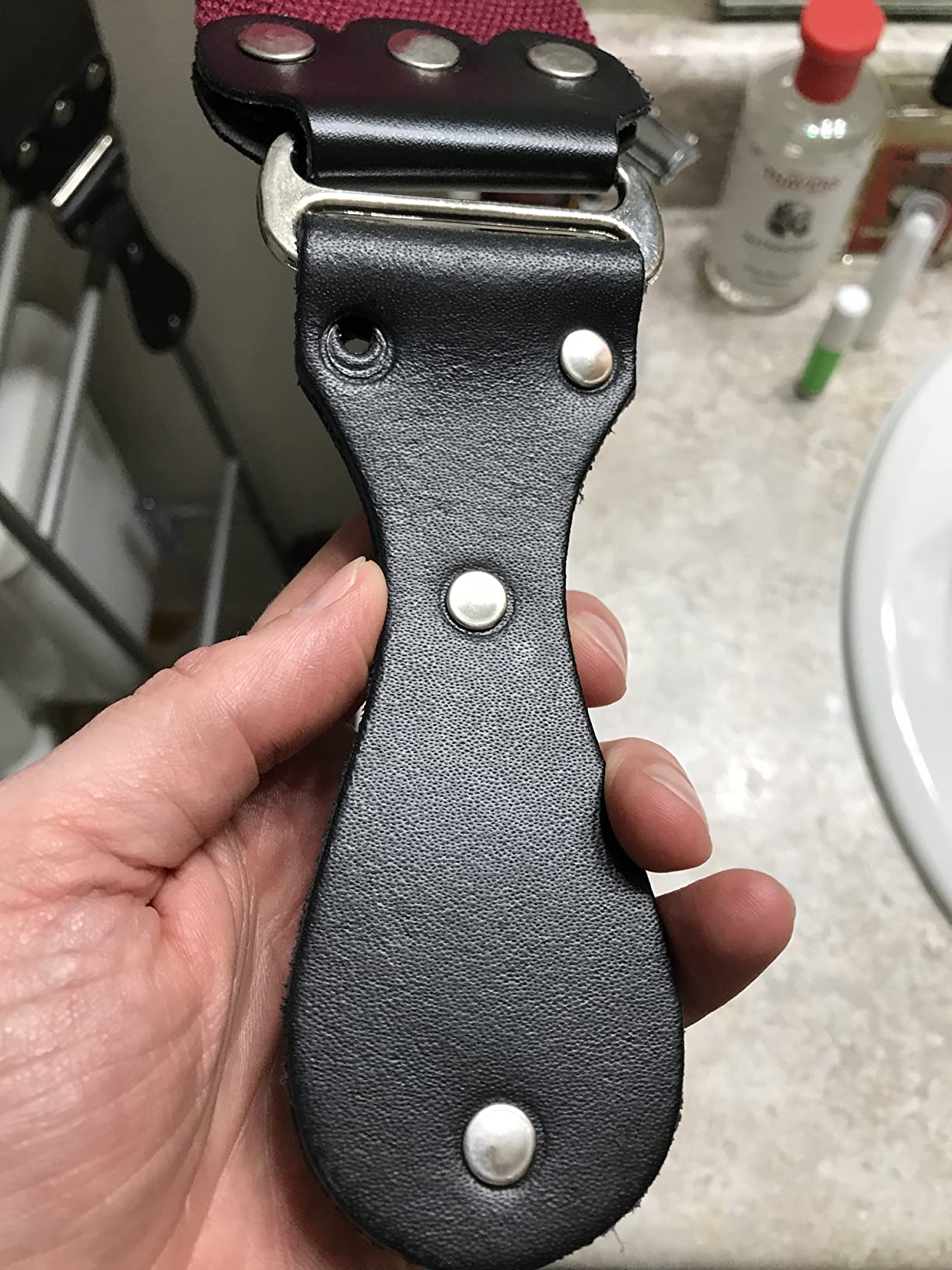 GENTS Professional 3″ x 26″ Straight Razor Strop - Premium Genuine Leather & Canvas Barber Strop with Stainless Steel Hook - Traditional Wet Shaving Razor Sharpener customer photo 2