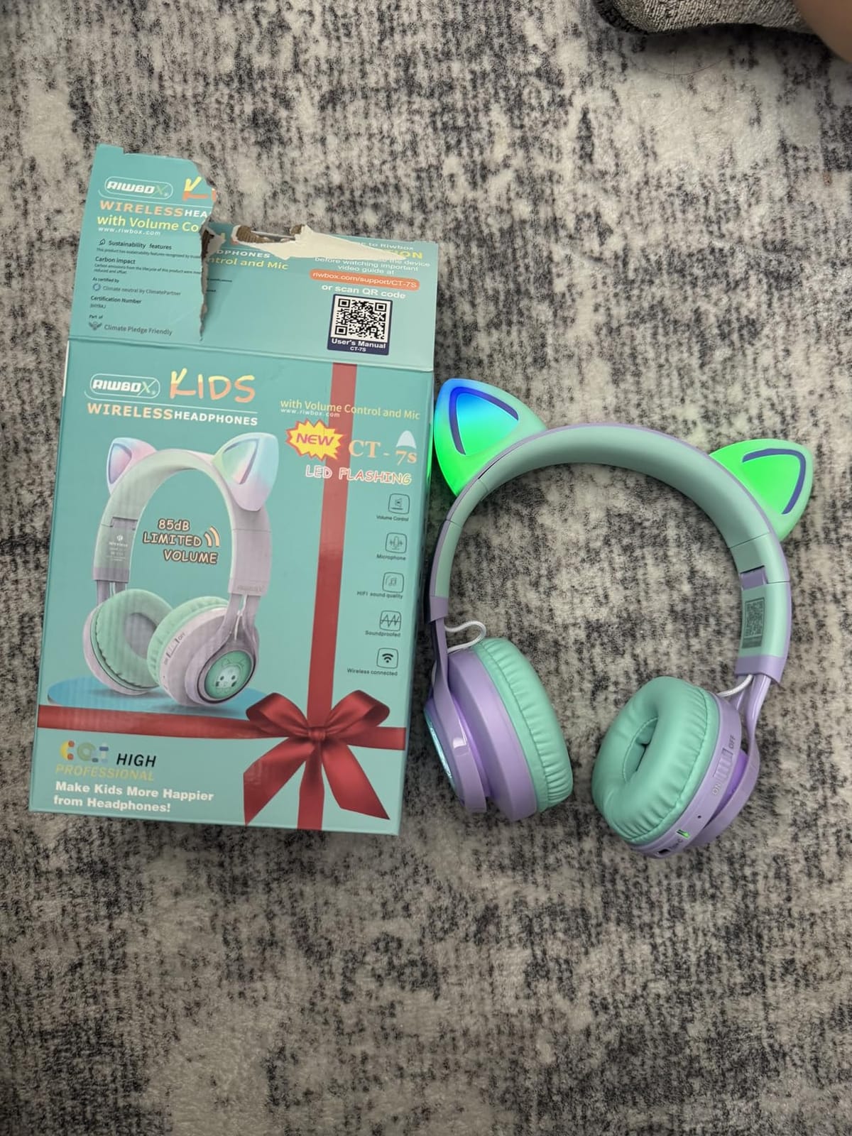Riwbox Kids Wireless Headphones, CT-7S Cat Ear Bluetooth, 85dB Volume Limiting, LED Light Up Over Ear with Microphone for Laptop/PC/TV (Purple&Green) customer photo 2