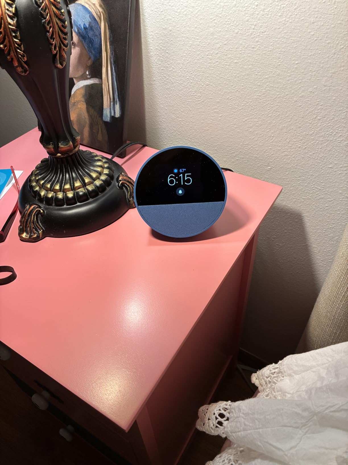 Amazon Echo Spot (newest model), Great for nightstands, offices and kitchens, Smart alarm clock, Designed for Alexa+, Black customer photo 1