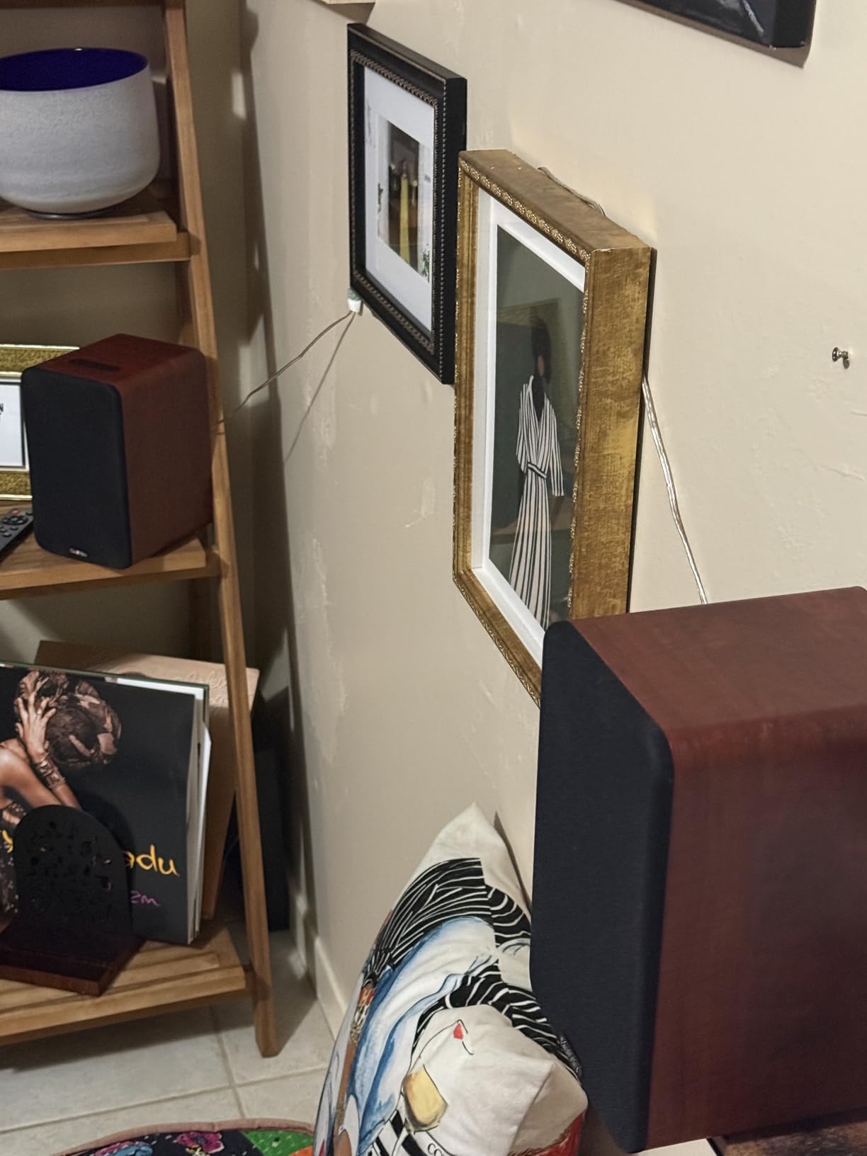 Saiyin Powered Bluetooth Bookshelf Speakers customer photo 1