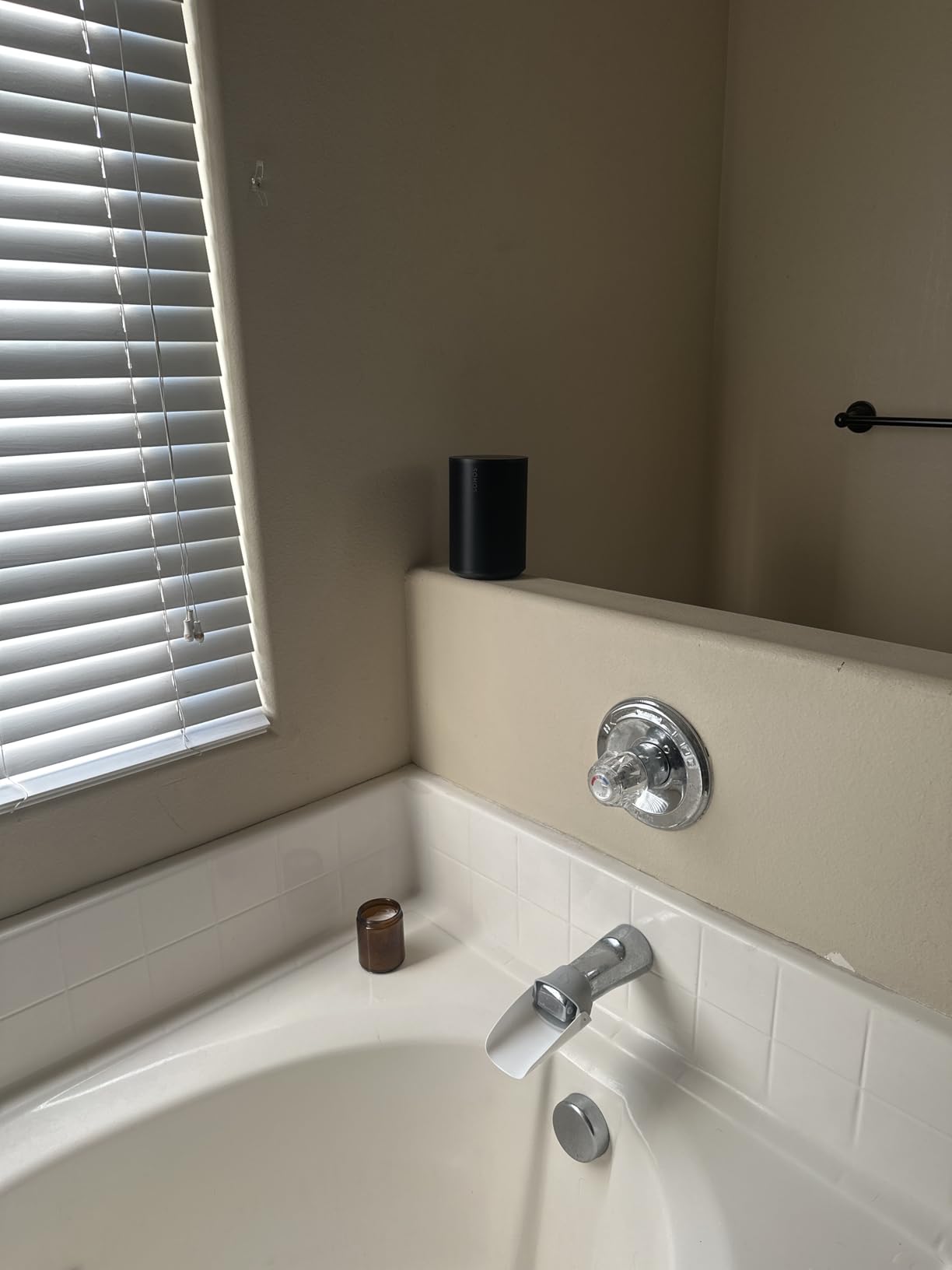 Sonos Era 100 - Black - Wireless, Alexa Enabled Smart Speaker customer photo 2