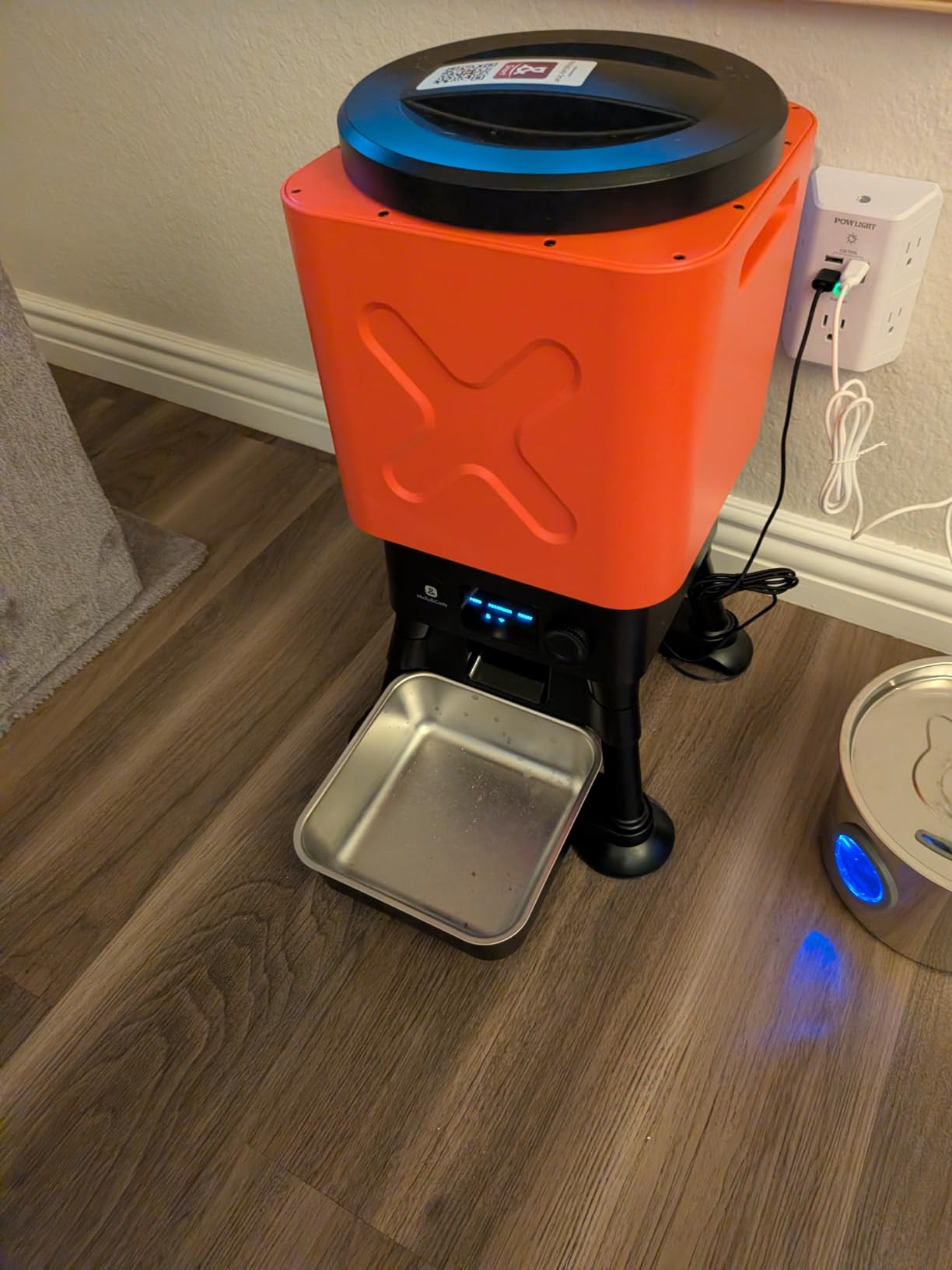 Automatic Dog Feeder for Large Dogs, 14L Capacity, Remote Feeding, Anti-Blockage System, Timed Auto Dog Food Dispenser, 2.4G WiFi App Control，Dual Power Supply,Stainless Steel Bowl customer photo 1