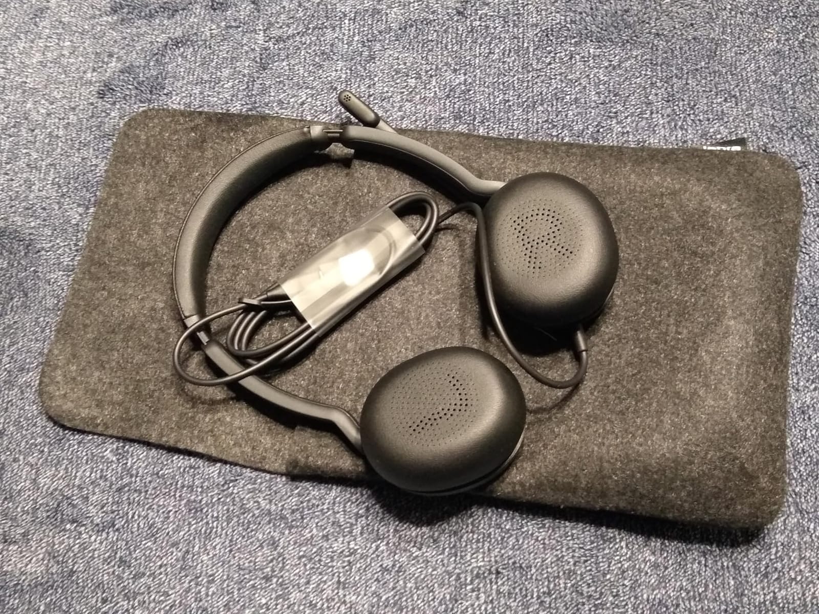 Jabra Evolve2 30 SE (2025 Version) Wired Dual-Ear USB Headset, Black customer photo 1