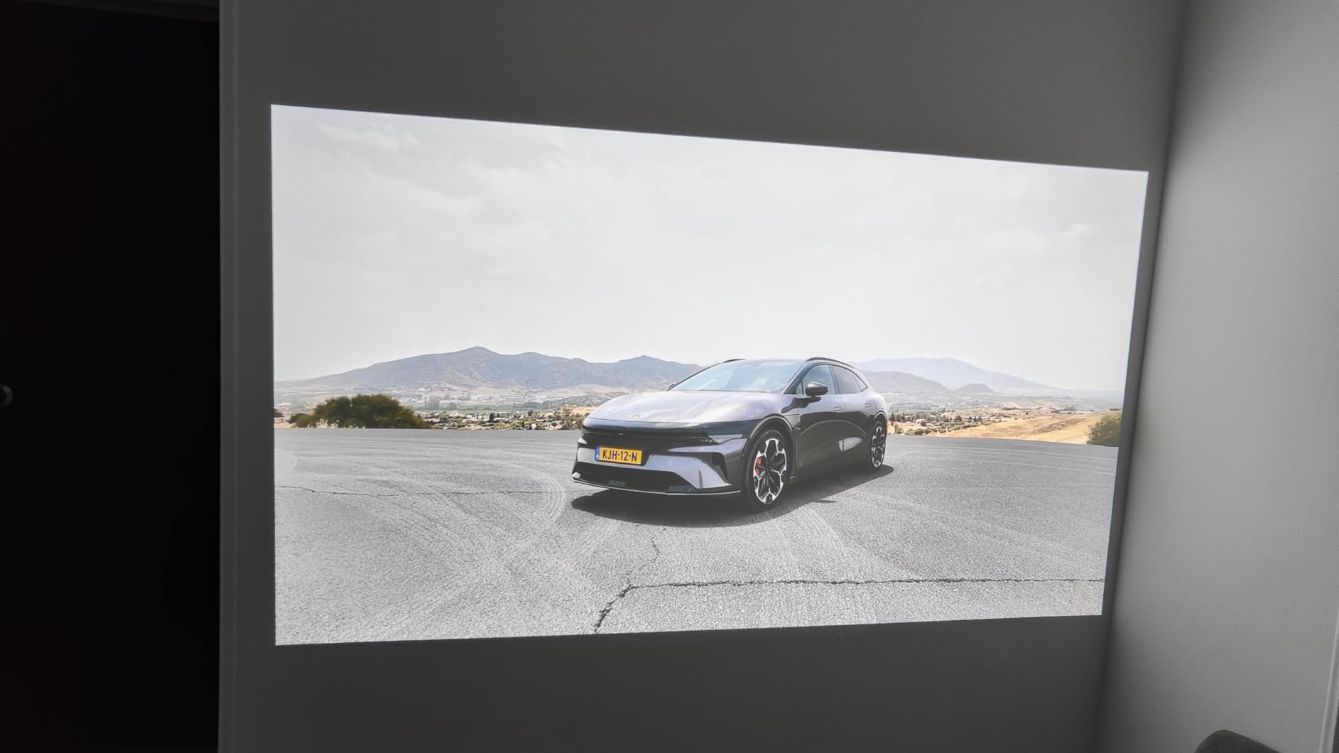 HAPPRUN Outdoor Smart Projector 4K Decoding, Built-in Apps, 30W Dolby Audio customer photo 2