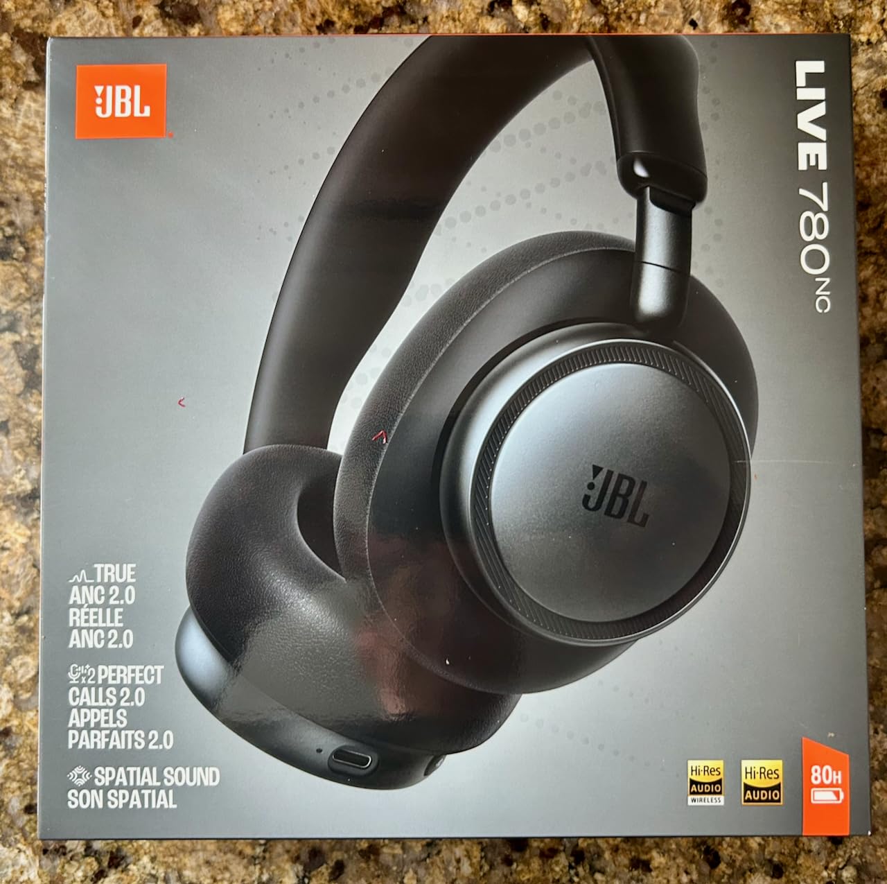 JBL Live 780NC - Wireless Over-Ear Noise Cancelling Headphones - Champagne customer photo 2